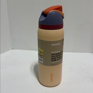 Owala Insulated Water Bottle with Straw NEW 32 oz FreeSip